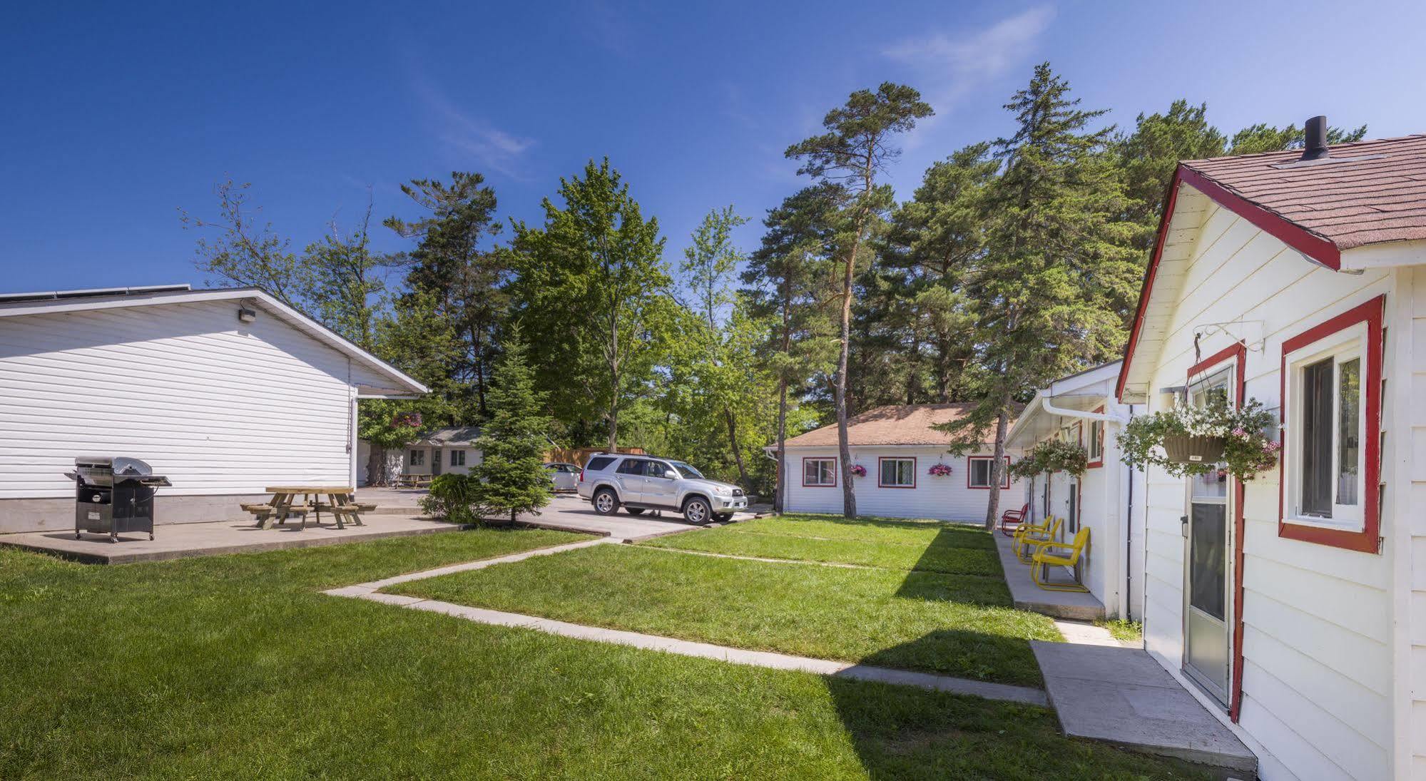 Hollywood Cottages Wasaga Beach Ngoại thất bức ảnh